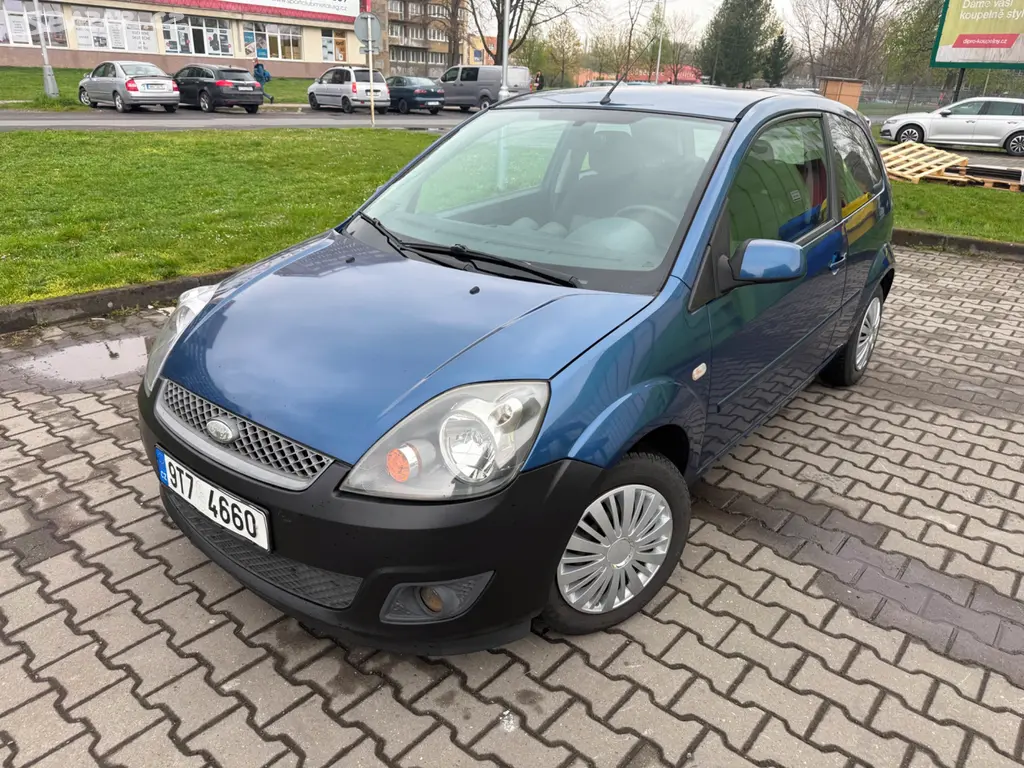 FORD FIESTA 1,3i 55kW 2008 - 2. maj. Klima Pěkná
